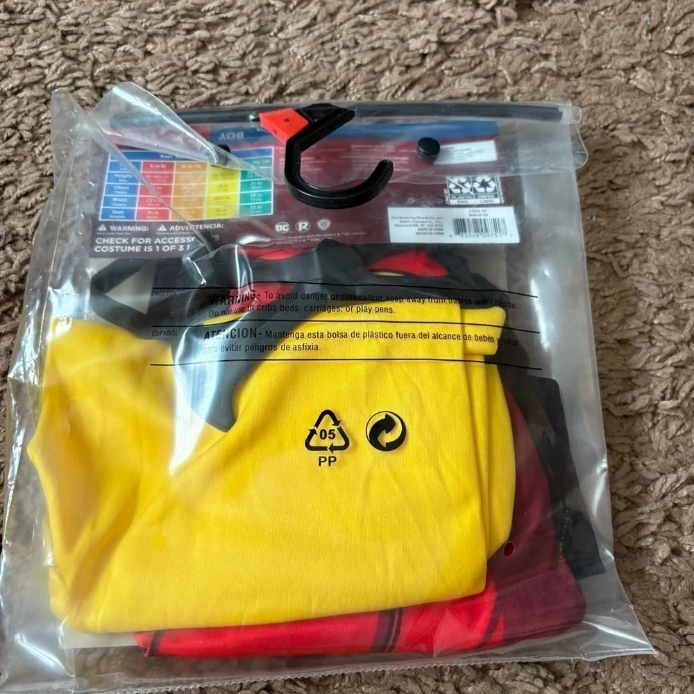 DC Comics Robin Kids Costume - Red, Yellow, Black Small 4-6 NEW Batman Halloween
